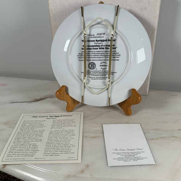 The Green Sprigged No. 1035 A Gone With The Wind Decorative Plate - Picture 9 of 12